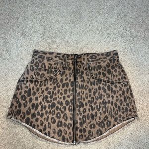 LF Cheetah Skirt. Size 28